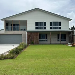  Holiday home Eureka At Burnettheads